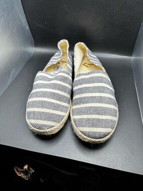 New Striped Canvas Slip On Flats - Gray & White Size 7